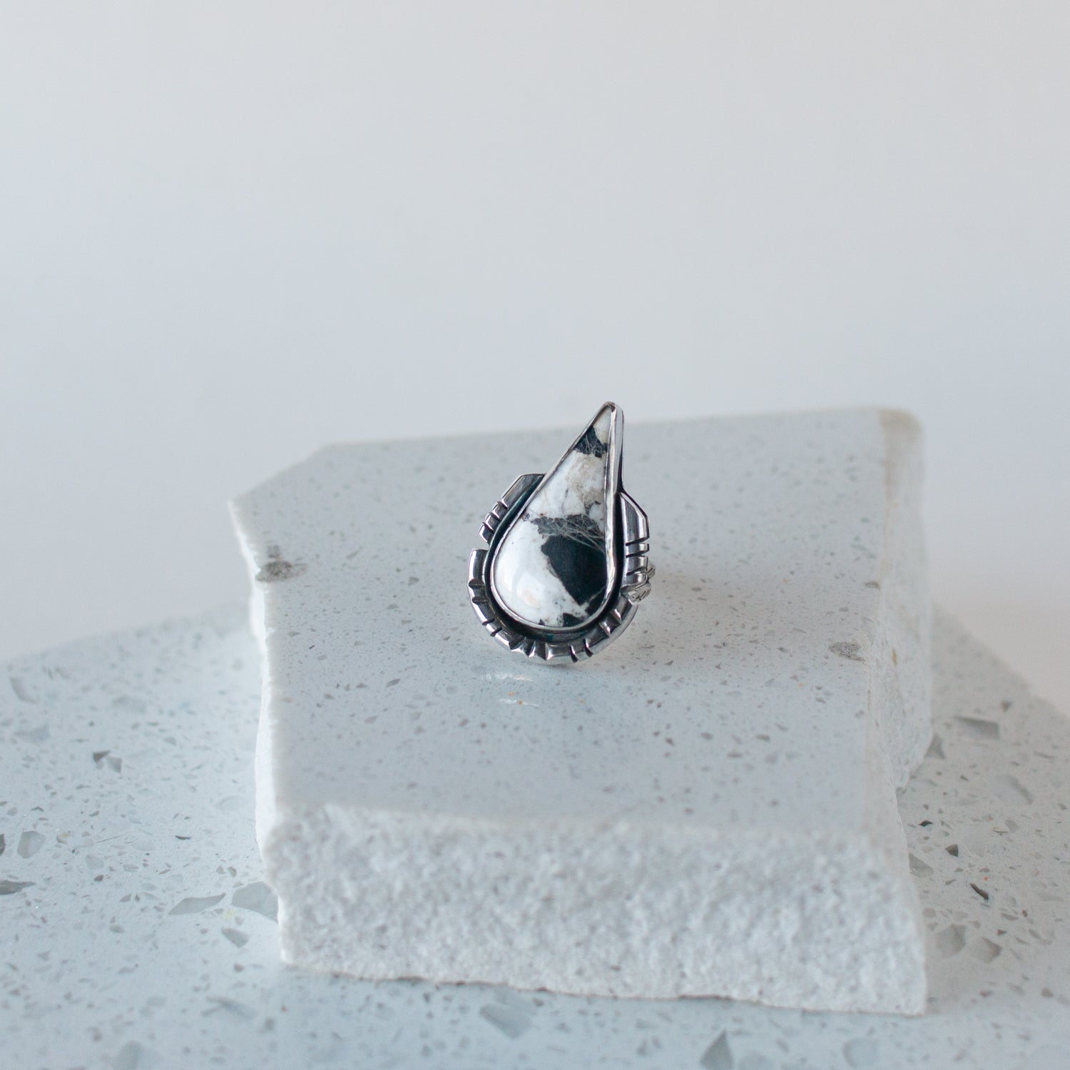 White Buffalo Statement Ring - Sz 8 - Desert Sky