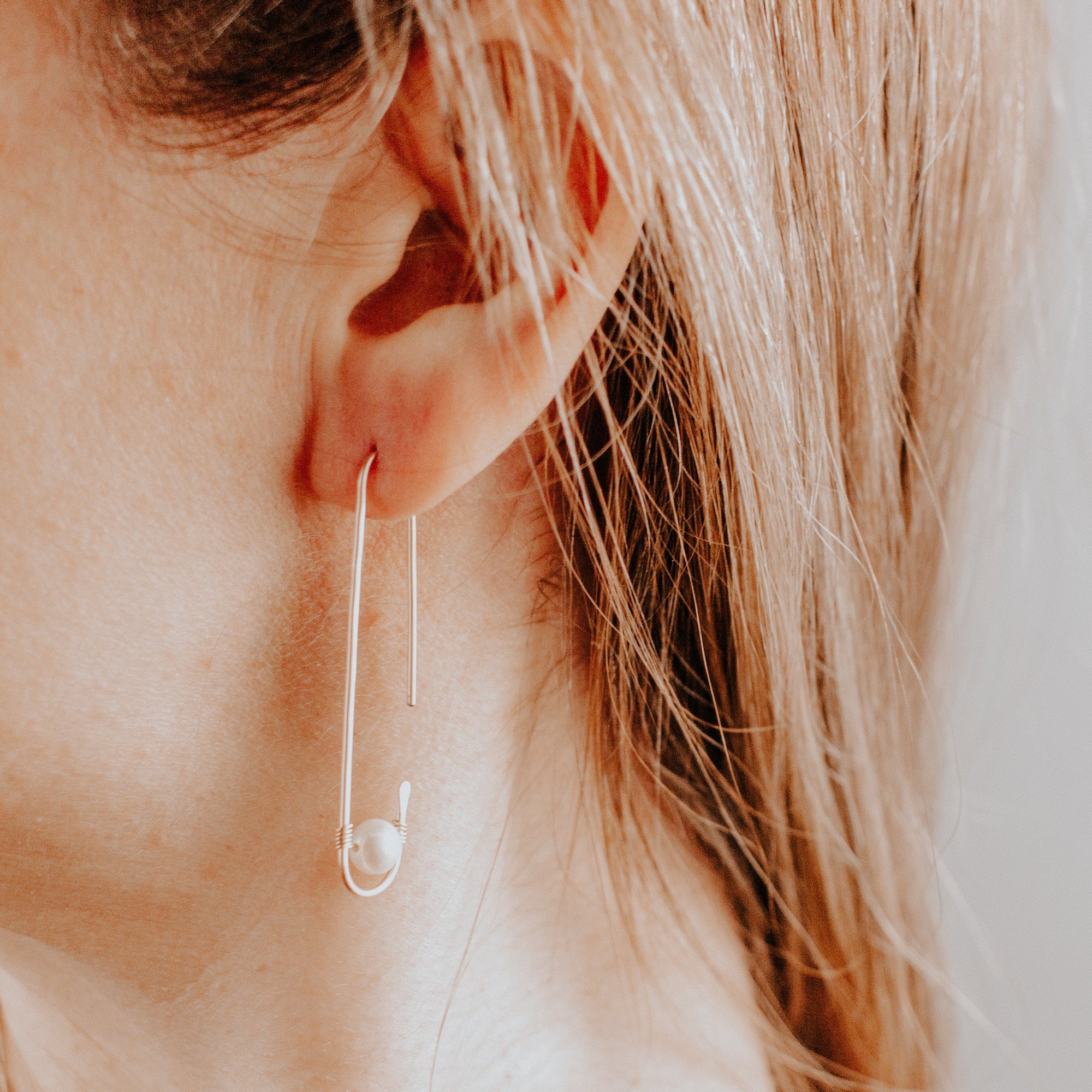 Zosia architectural pearl earrings