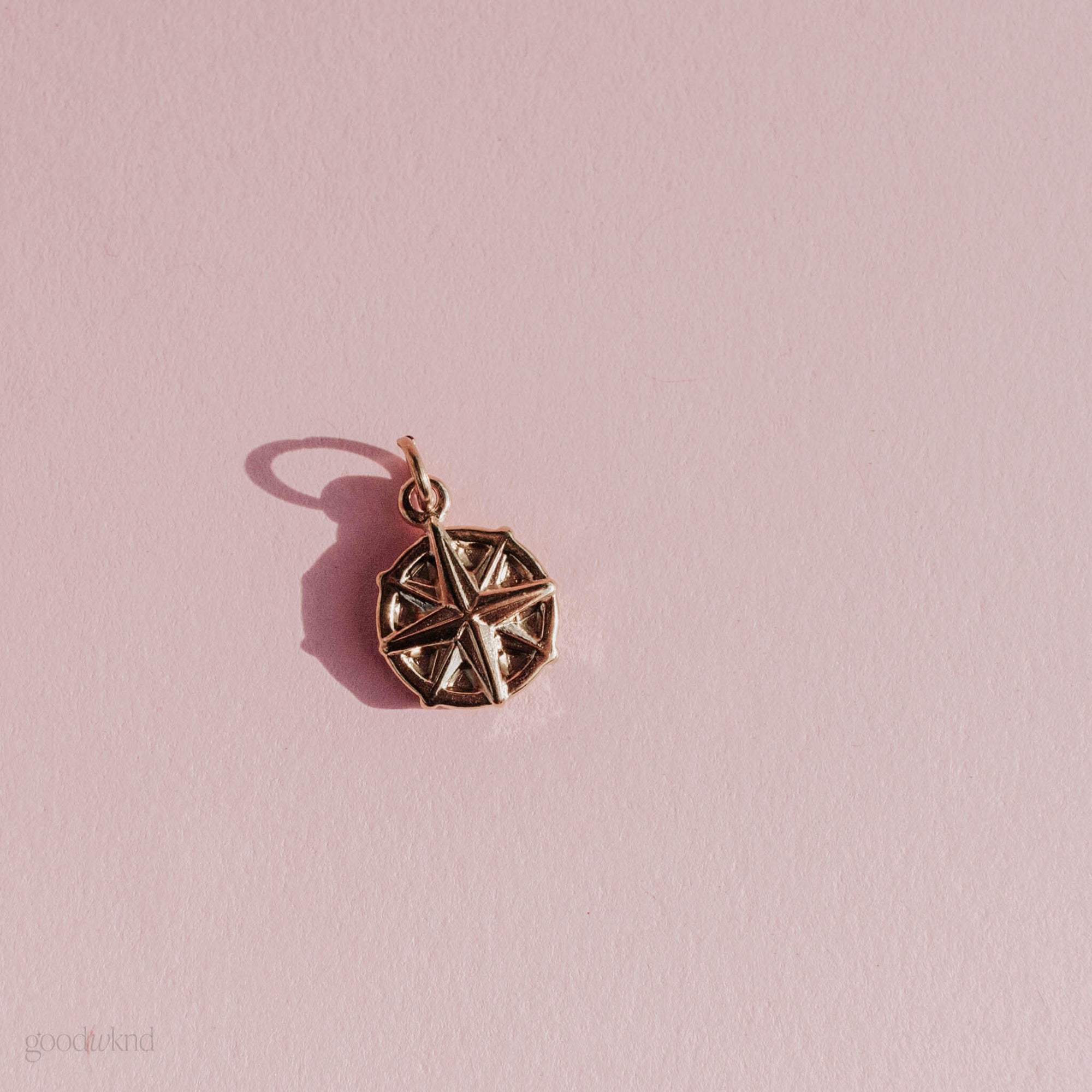 18K Gold PVD-plated stainless steel, anti-tarnish charm