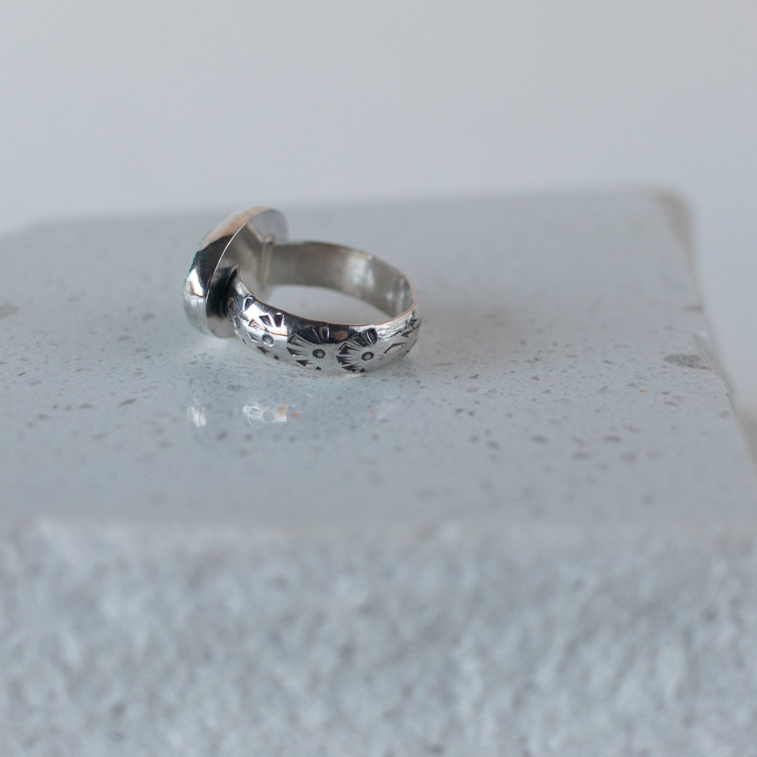 East West Turquoise Ring - Size 8.5 - Desert Sky - Good Wknd