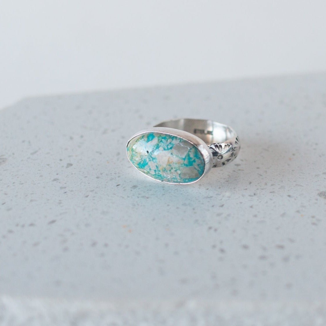 East West Turquoise Ring - Size 8.75 - Desert Sky - Good Wknd