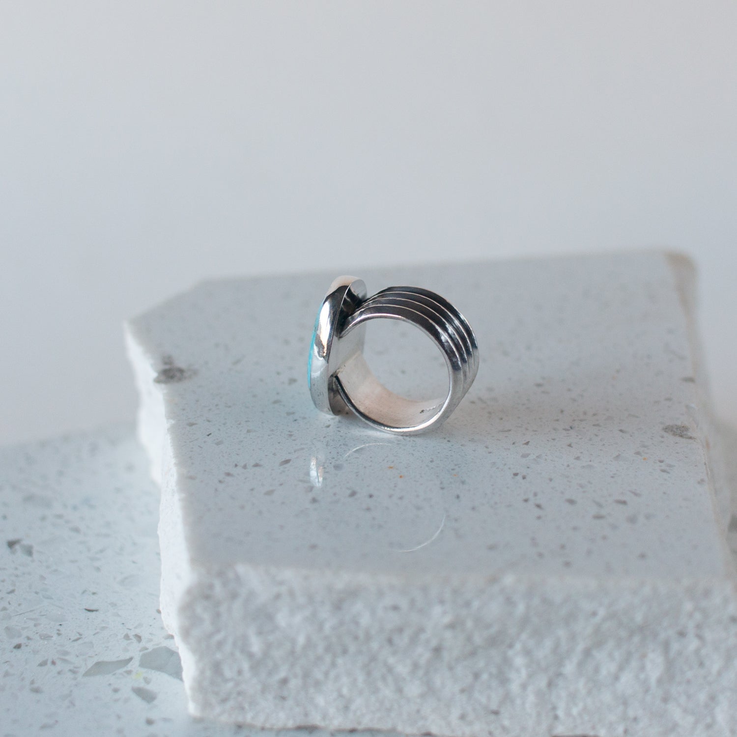 East West Turquoise Wide Band Ring - Size 6.75 - Desert Sky - Good Wknd