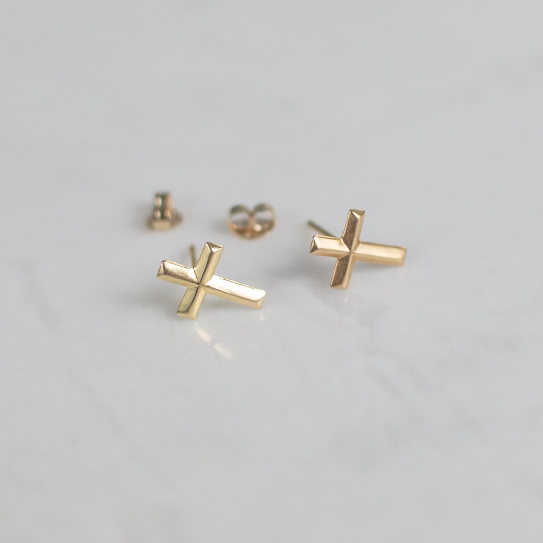 Lucy 14k Gold Cross Stud Earrings - Good Wknd