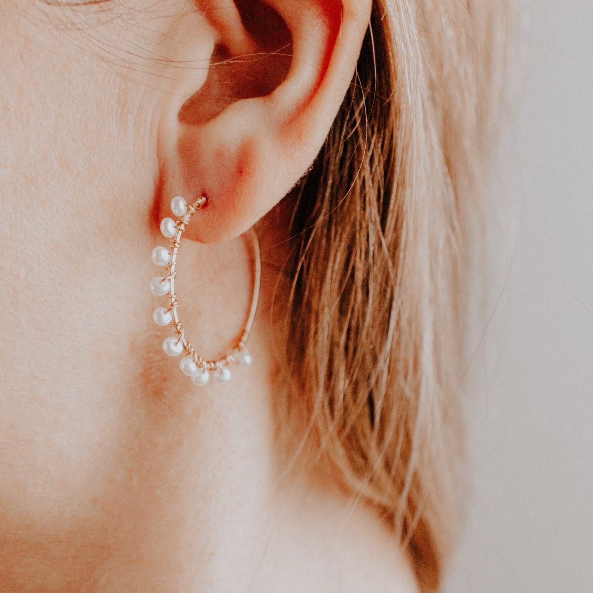 Milou Pearl Hoop Earrings | Modern Pearl Jewelry - Good Wknd