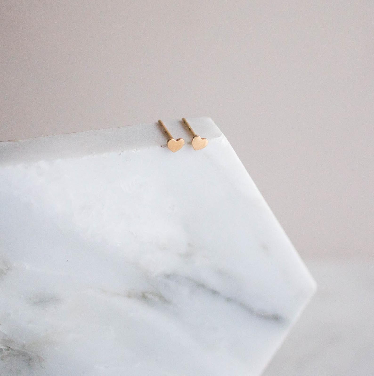 Sloane Tiny Heart Stud Earrings - Good Wknd