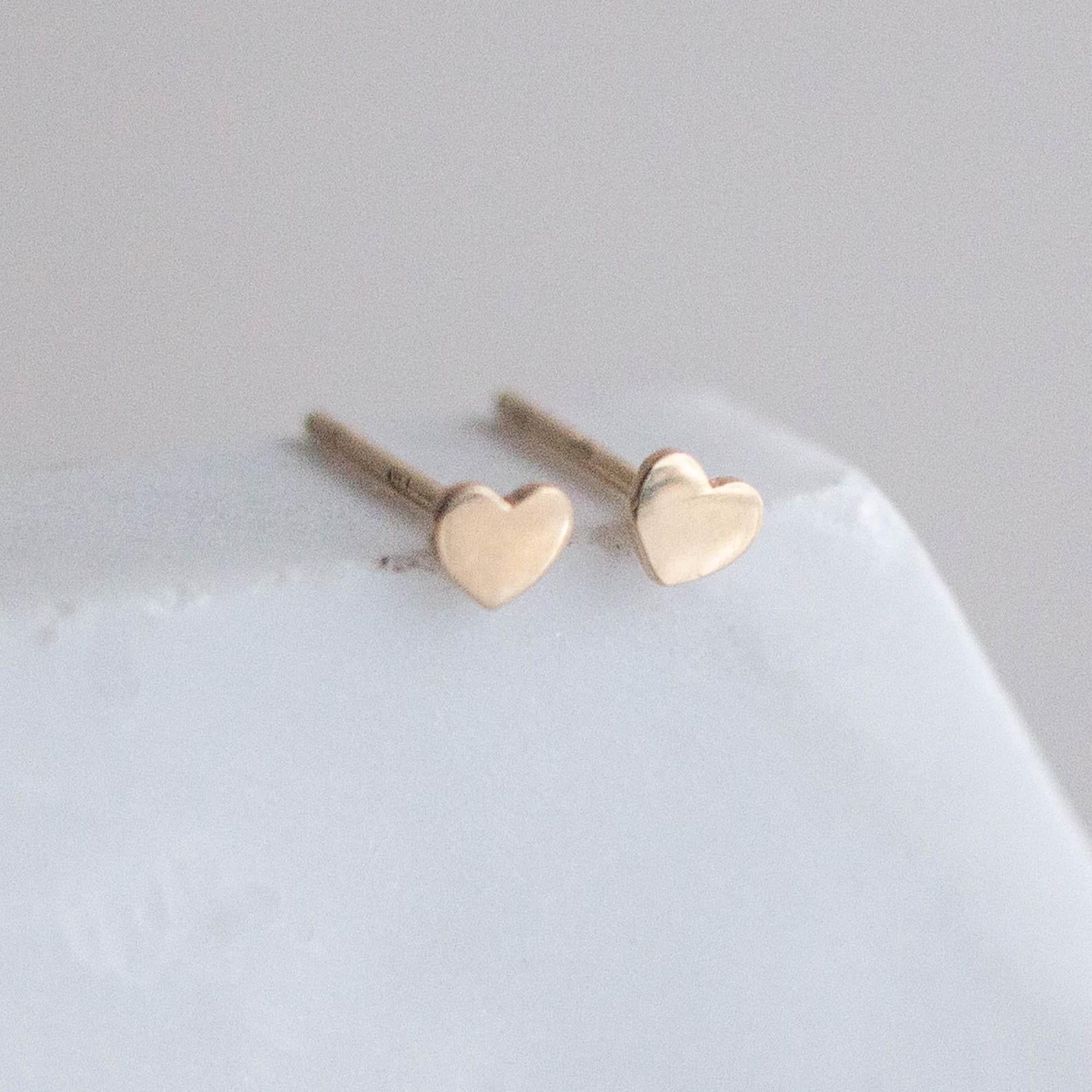 Sloane Tiny Heart Stud Earrings - Good Wknd